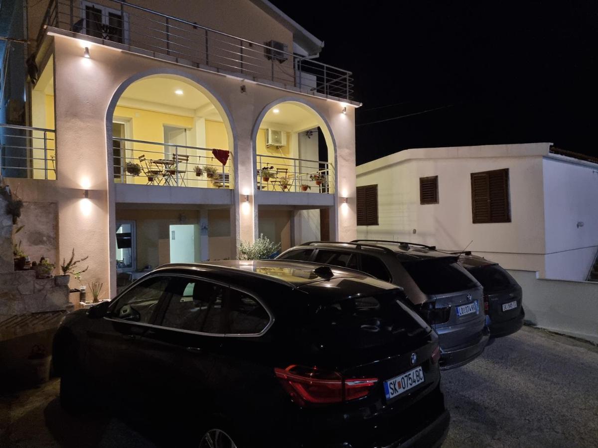 In Villa Guesthouse Sutomore Exterior photo